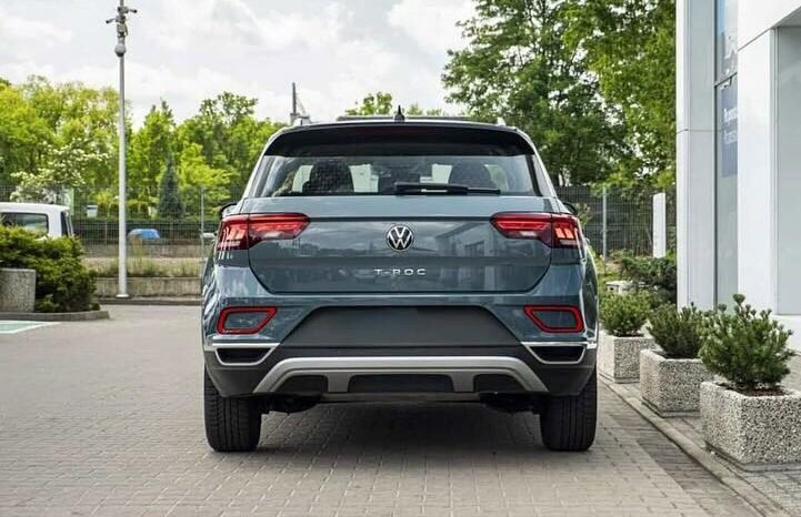 
								Volkswagen T-Roc full									