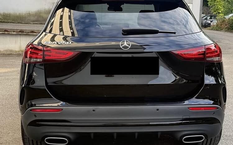 
								Mercedes-Benz GLA 250 AMG full									