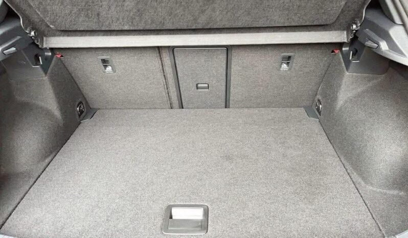 
								Volkswagen T-Roc 1.5 TSI Sport with Navigation and DAB+ full									