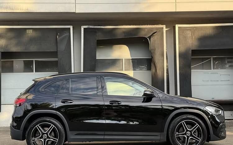 
								Mercedes-Benz GLA 250 AMG full									