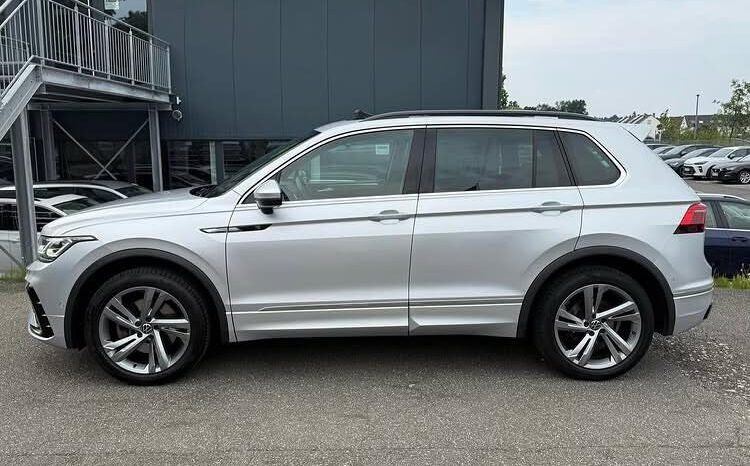 
								Volkswagen Tiguan R-Line 4Motion full									