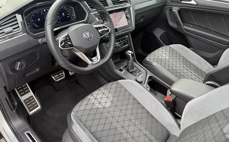 
								Volkswagen Tiguan R-Line 4Motion full									