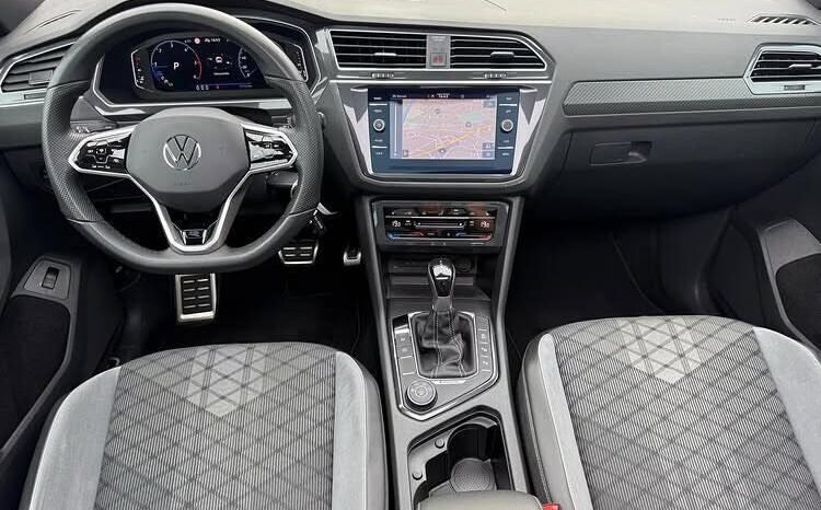 
								Volkswagen Tiguan R-Line 4Motion full									