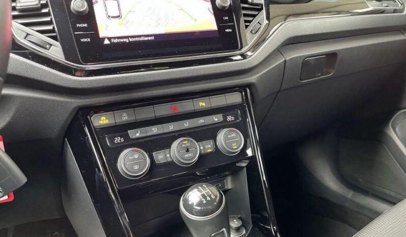 
								Volkswagen T-Roc 1.5 TSI Sport with Navigation and DAB+ full									