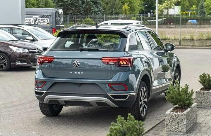 
								Volkswagen T-Roc full									