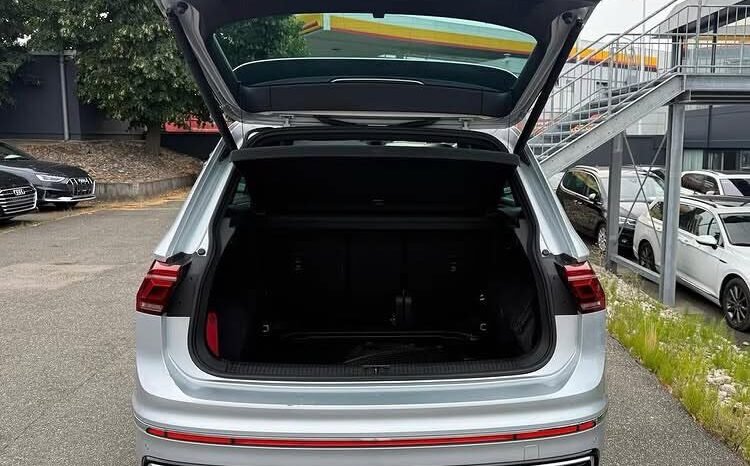 
								Volkswagen Tiguan R-Line 4Motion full									