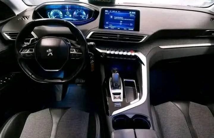 
								Peugeot 3008 1.5 HDi full									