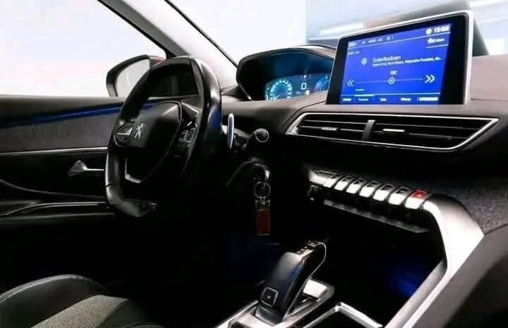 
								Peugeot 3008 1.5 HDi full									