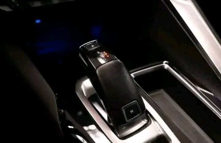 
								Peugeot 3008 1.5 HDi full									