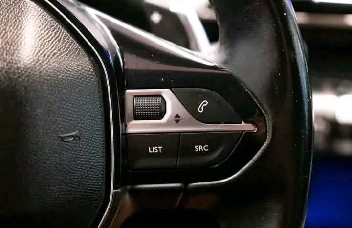 
								Peugeot 3008 1.5 HDi full									