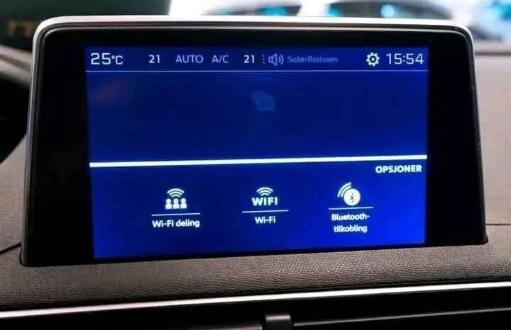 
								Peugeot 3008 1.5 HDi full									