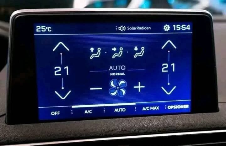 
								Peugeot 3008 1.5 HDi full									