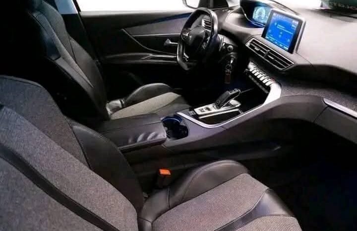 
								Peugeot 3008 1.5 HDi full									