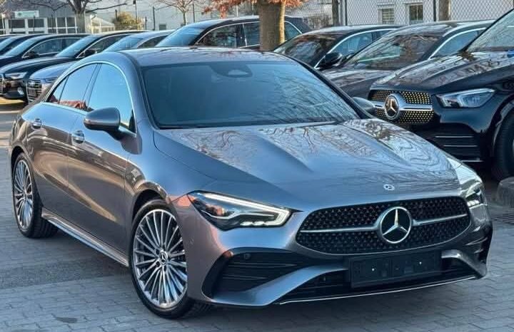 
								Mercedes-Benz CLA 200 full									