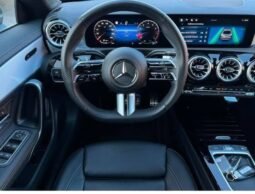 
										Mercedes-Benz CLA 200 full									