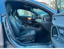 
										Mercedes-Benz CLA 200 full									