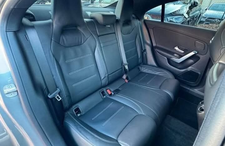 
								Mercedes-Benz CLA 200 full									