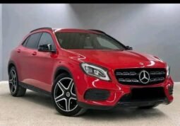 
										Mercedes-Benz GLA 180 full									