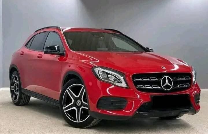 
								Mercedes-Benz GLA 180 full									