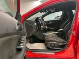 
										Mercedes-Benz GLA 180 full									