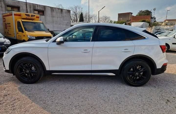 
								Audi Q5 SPB 40 TDI full									