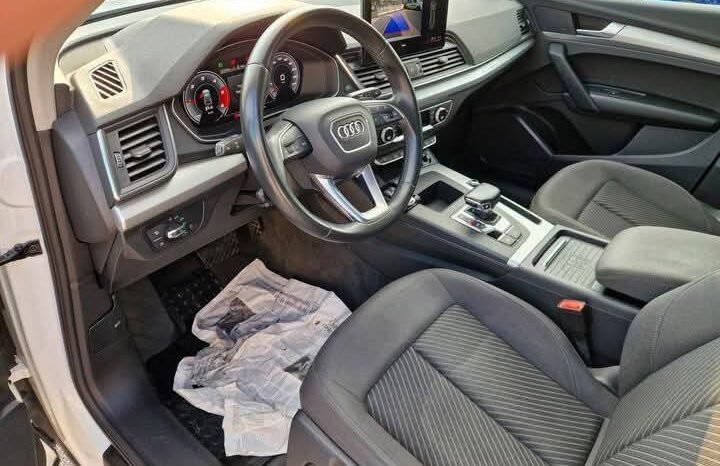 
								Audi Q5 SPB 40 TDI full									