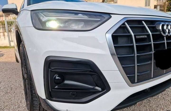 
								Audi Q5 SPB 40 TDI full									