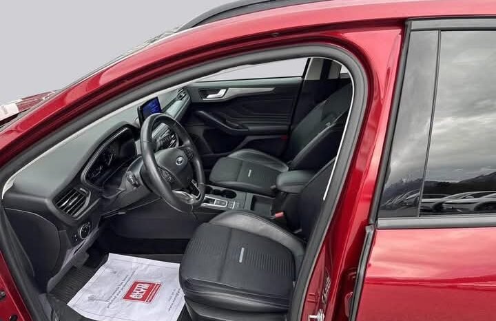 
								Ford Focus 1.0 Ecoboost full									