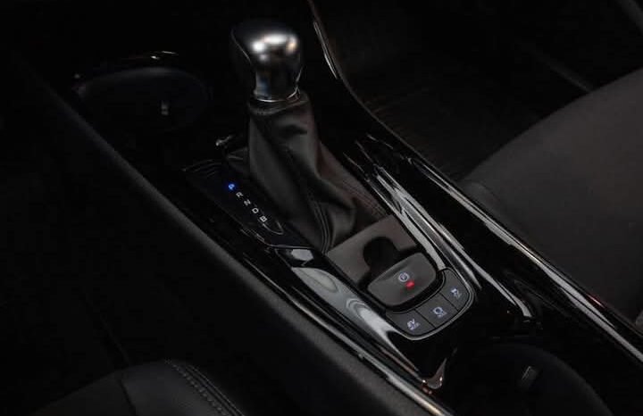 
								Toyota C-HR 1.8 Hybrid Lounge Tech full									